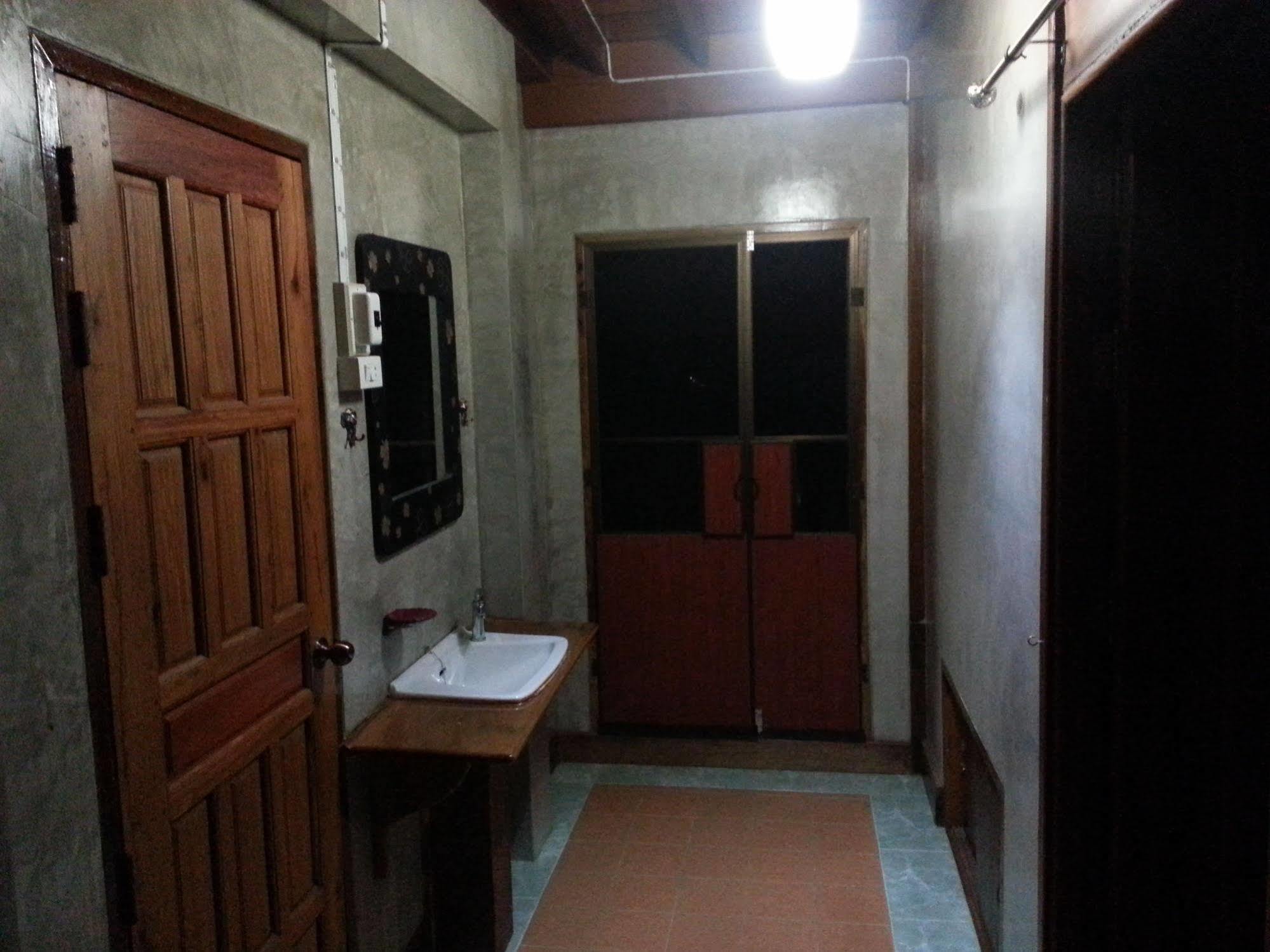 Rim Nam Kong Homestay Pak Chom Exterior photo