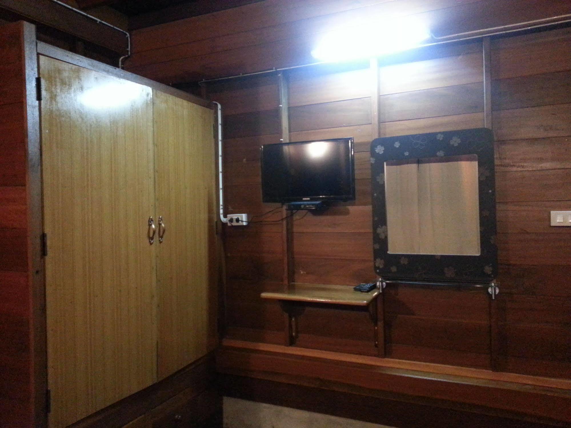 Rim Nam Kong Homestay Pak Chom Exterior photo