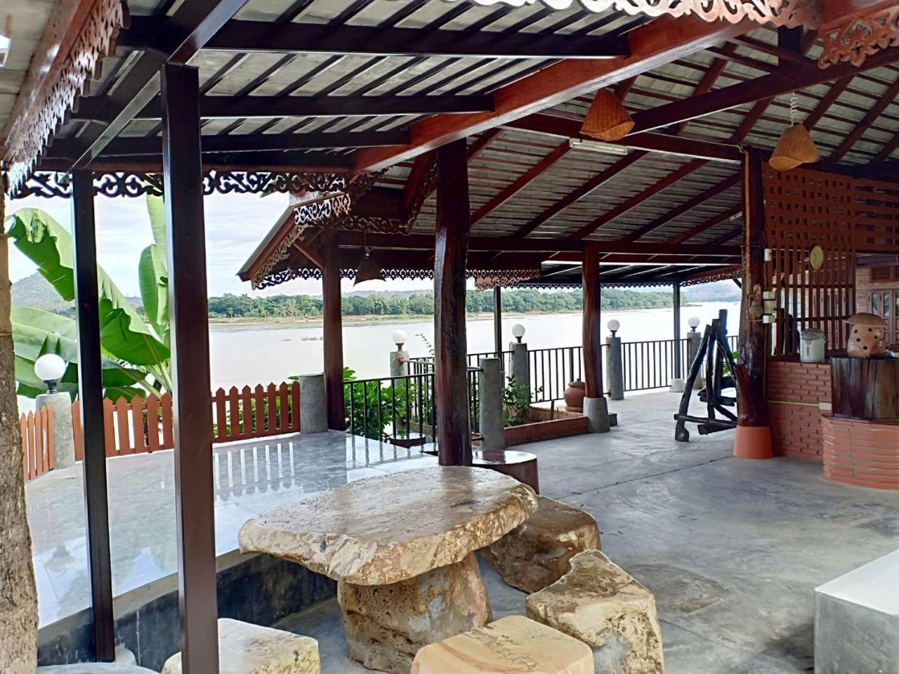 Rim Nam Kong Homestay Pak Chom Exterior photo